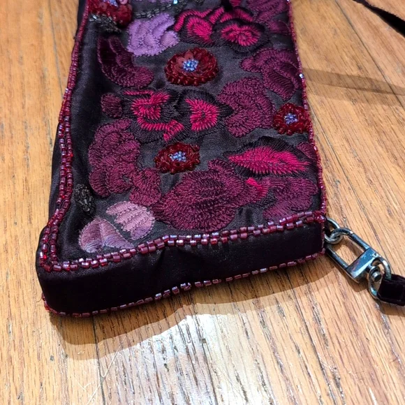 Vintage New York & Company Embroidered and Beaded Plum small clutch handbag - Picture 4 of 6